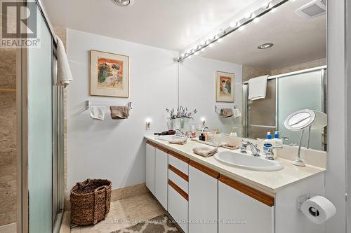 210 - 1177 Yonge Street, Toronto, ON - Indoor Photo Showing Bathroom