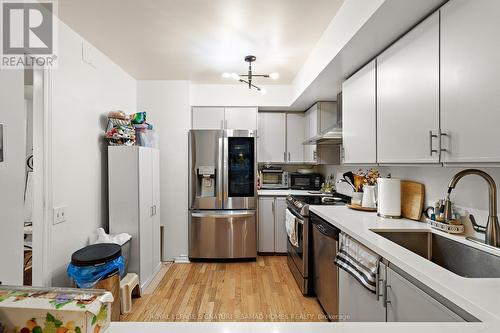 210 - 1177 Yonge Street, Toronto, ON - Indoor Photo Showing Kitchen