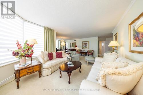 1710 - 65 Spring Garden Avenue, Toronto, ON - Indoor Photo Showing Living Room