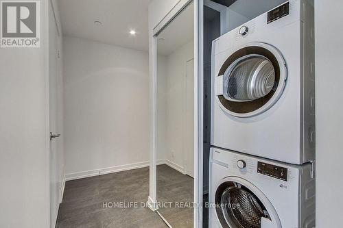 3202 - 55 Mercer Street, Toronto, ON - Indoor Photo Showing Laundry Room