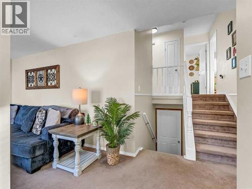 23 Ross Haven Avenue Se, Medicine Hat, AB - Indoor