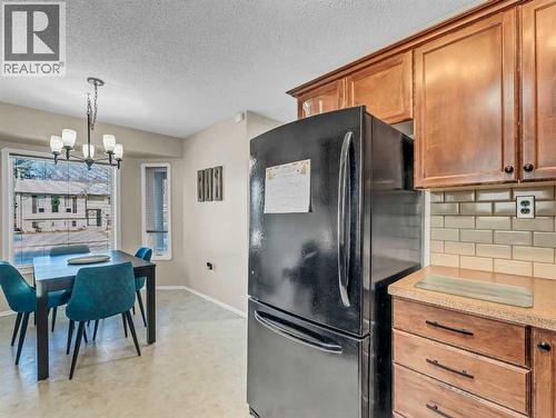 23 Ross Haven Avenue Se, Medicine Hat, AB - Indoor Photo Showing Other Room