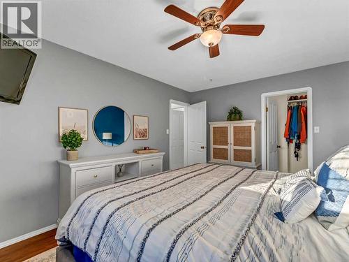 23 Ross Haven Avenue Se, Medicine Hat, AB - Indoor Photo Showing Bedroom