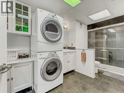 23 Ross Haven Avenue Se, Medicine Hat, AB - Indoor Photo Showing Laundry Room