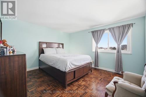 7493 Bybrook Drive, Mississauga, ON - Indoor Photo Showing Bedroom