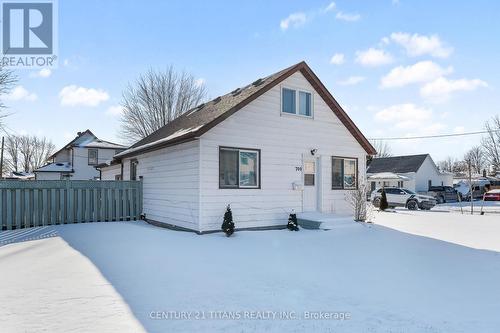 700 Wallace Street, Chatham-Kent, ON - Outdoor
