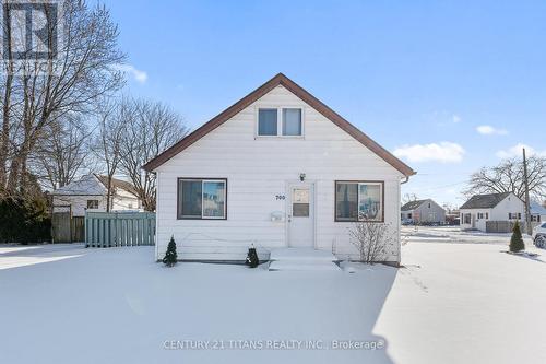 700 Wallace Street, Chatham-Kent, ON - Outdoor