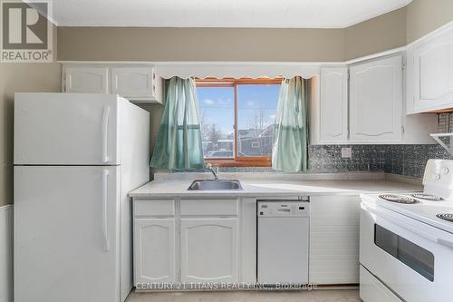 700 Wallace Street, Chatham-Kent, ON - Indoor Photo Showing Kitchen
