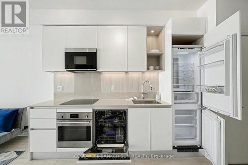 2009 - 39 Mary Street, Barrie, ON - Indoor Photo Showing Kitchen