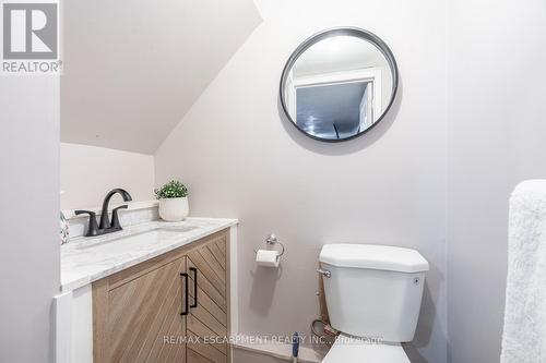 111 King Street E, Haldimand, ON - Indoor Photo Showing Bathroom