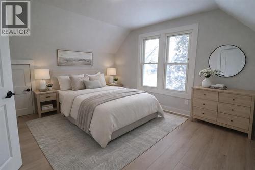 107 Walnut Avenue North, Sarnia, ON - Indoor Photo Showing Bedroom
