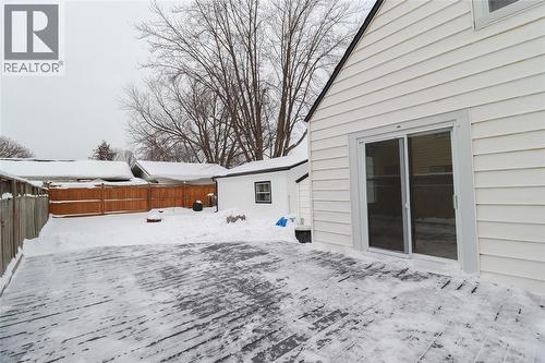 107 Walnut Avenue North, Sarnia, ON - Outdoor With Exterior