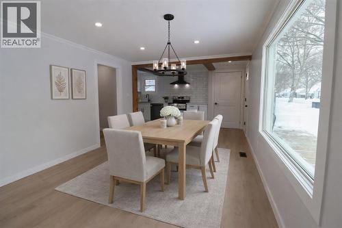 107 Walnut Avenue North, Sarnia, ON - Indoor Photo Showing Dining Room