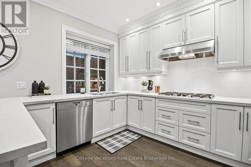 46 Bernard Avenue, Toronto (Annex), ON - Indoor Photo Showing Kitchen With Upgraded Kitchen