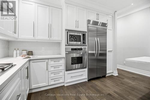 46 Bernard Avenue, Toronto (Annex), ON - Indoor Photo Showing Kitchen With Upgraded Kitchen