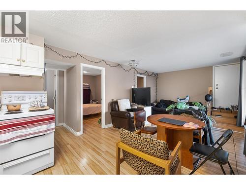 5267 Chute Lake Road, Kelowna, BC - Indoor Photo Showing Kitchen