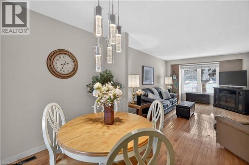 3049 Glencrest Road Unit# 31, Burlington, ON - Indoor Photo Showing Dining Room