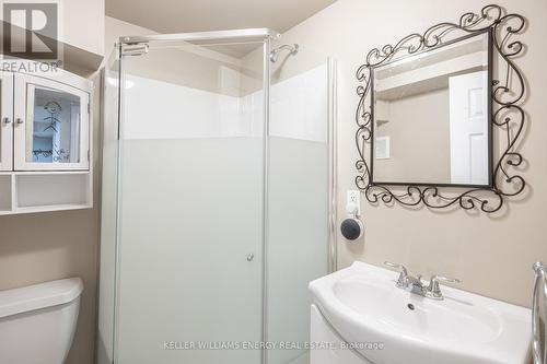 17 Barrow Court, Whitby (Lynde Creek), ON - Indoor Photo Showing Bathroom