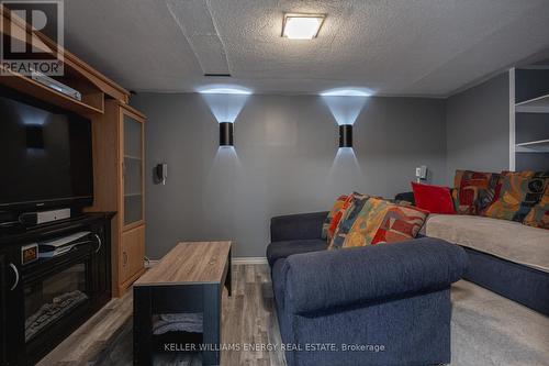 17 Barrow Court, Whitby (Lynde Creek), ON - Indoor With Fireplace