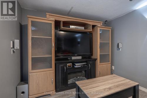 17 Barrow Court, Whitby (Lynde Creek), ON - Indoor