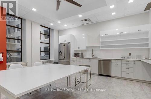 102 Bank Street, Ottawa, ON 