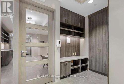 102 Bank Street, Ottawa, ON 