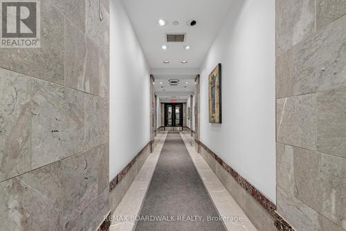 102 Bank Street, Ottawa, ON 