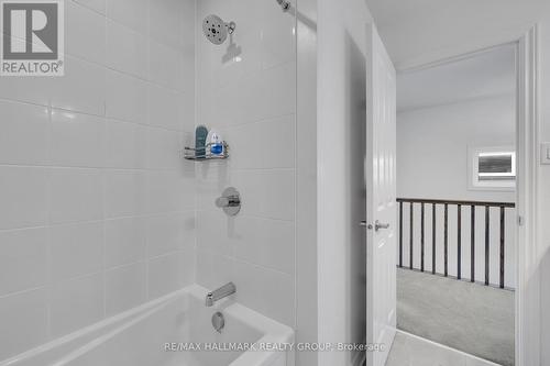 26 Barn Swallow Private, Ottawa, ON - Indoor Photo Showing Bathroom