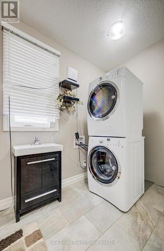 117 Juno Crescent, Woodstock (Woodstock - North), ON - Indoor Photo Showing Laundry Room