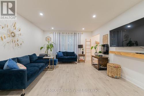 6 Camdon Court, Tillsonburg, ON - Indoor Photo Showing Living Room