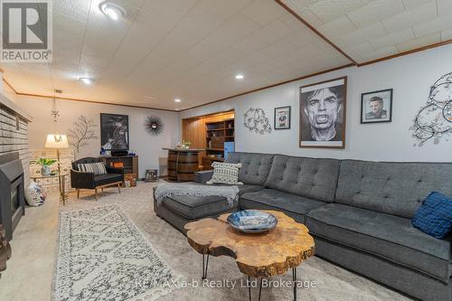 6 Camdon Court, Tillsonburg, ON - Indoor Photo Showing Living Room With Fireplace