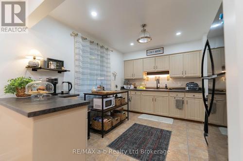 6 Camdon Court, Tillsonburg, ON - Indoor Photo Showing Kitchen