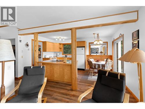 9245 Paradise Road, Kelowna, BC - Indoor Photo Showing Other Room