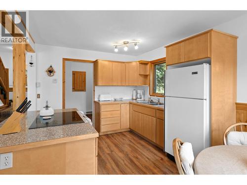 9245 Paradise Road, Kelowna, BC - Indoor Photo Showing Kitchen With Double Sink