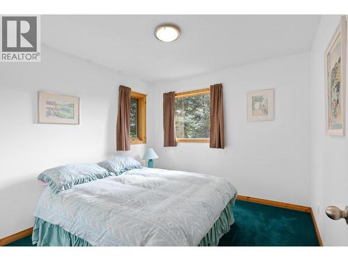 9245 Paradise Road, Kelowna, BC - Indoor Photo Showing Bedroom