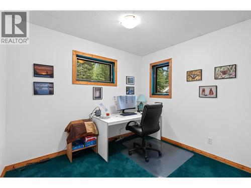9245 Paradise Road, Kelowna, BC - Indoor Photo Showing Office