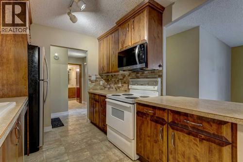 207, 111 14 Avenue Se, Calgary, AB - Indoor Photo Showing Kitchen