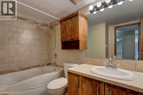 207, 111 14 Avenue Se, Calgary, AB - Indoor Photo Showing Bathroom