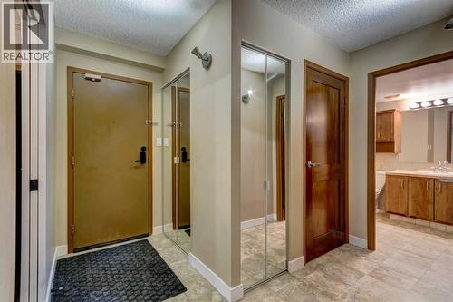 207, 111 14 Avenue Se, Calgary, AB - Indoor