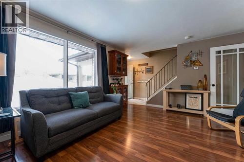 127 Shawmeadows Close Sw, Calgary, AB - Indoor Photo Showing Living Room