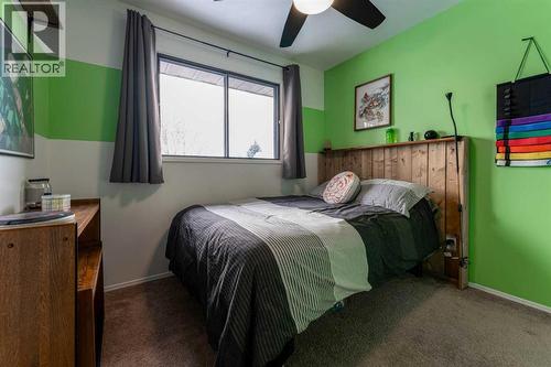 127 Shawmeadows Close Sw, Calgary, AB - Indoor Photo Showing Bedroom