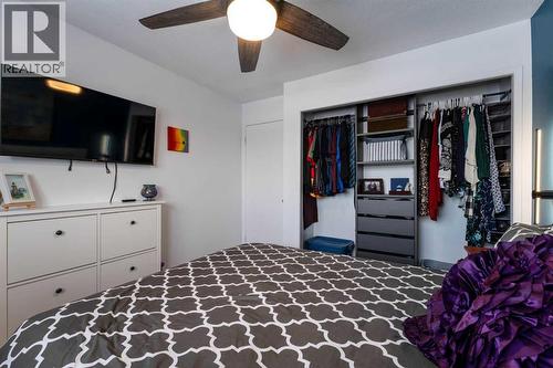 127 Shawmeadows Close Sw, Calgary, AB - Indoor Photo Showing Bedroom