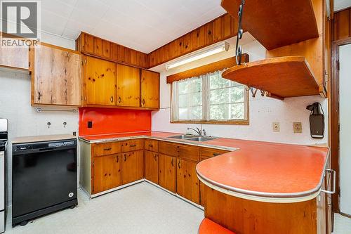 2212 Old Dollarton Road, North Vancouver, BC 