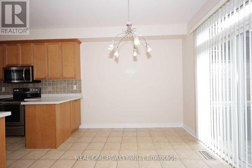 116 Mistywood Crescent, Vaughan, ON - Indoor Photo Showing Kitchen