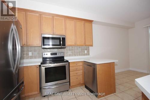 116 Mistywood Crescent, Vaughan, ON - Indoor Photo Showing Kitchen