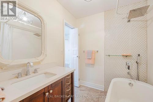 5520 County Road 90 Road, Springwater, ON - Indoor Photo Showing Bathroom