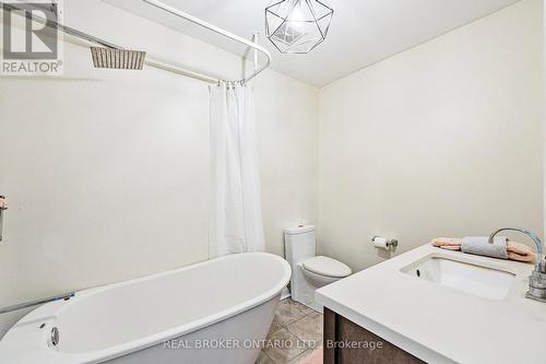 5520 County Road 90 Road, Springwater, ON - Indoor Photo Showing Bathroom