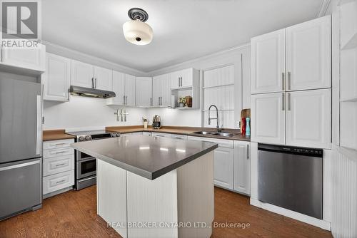 5520 County Road 90 Road, Springwater, ON - Indoor Photo Showing Kitchen With Double Sink With Upgraded Kitchen