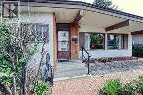 10212 8 Street SW  Calgary, AB T2W 0H1