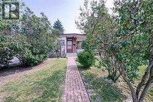 10212 8 Street Sw, Calgary, AB - Outdoor